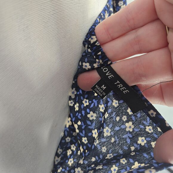 Love Tree Floral Tie Front Crop top Medium - Picture 3 of 7